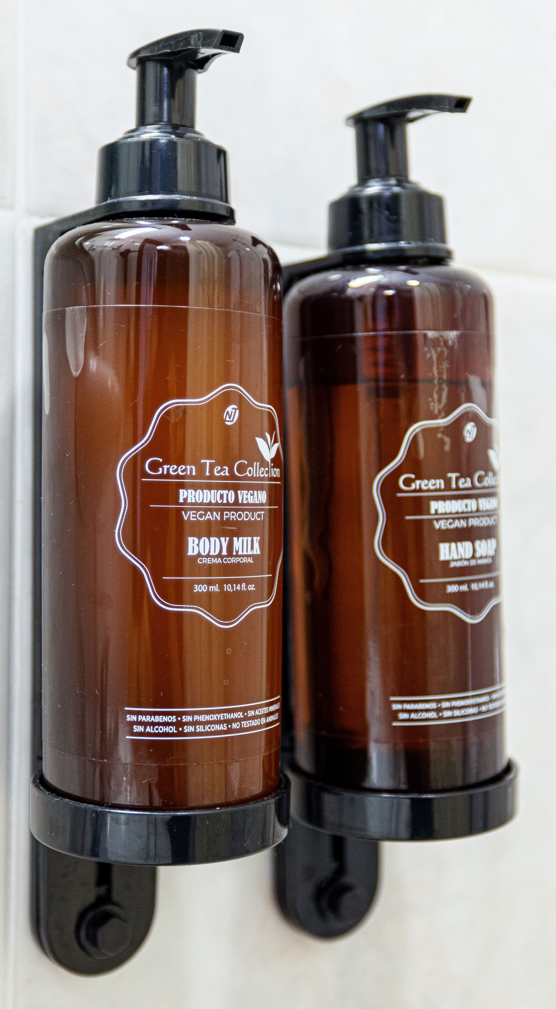 single room | bathroom | bathtub, free toiletries, hair dryer, bidet