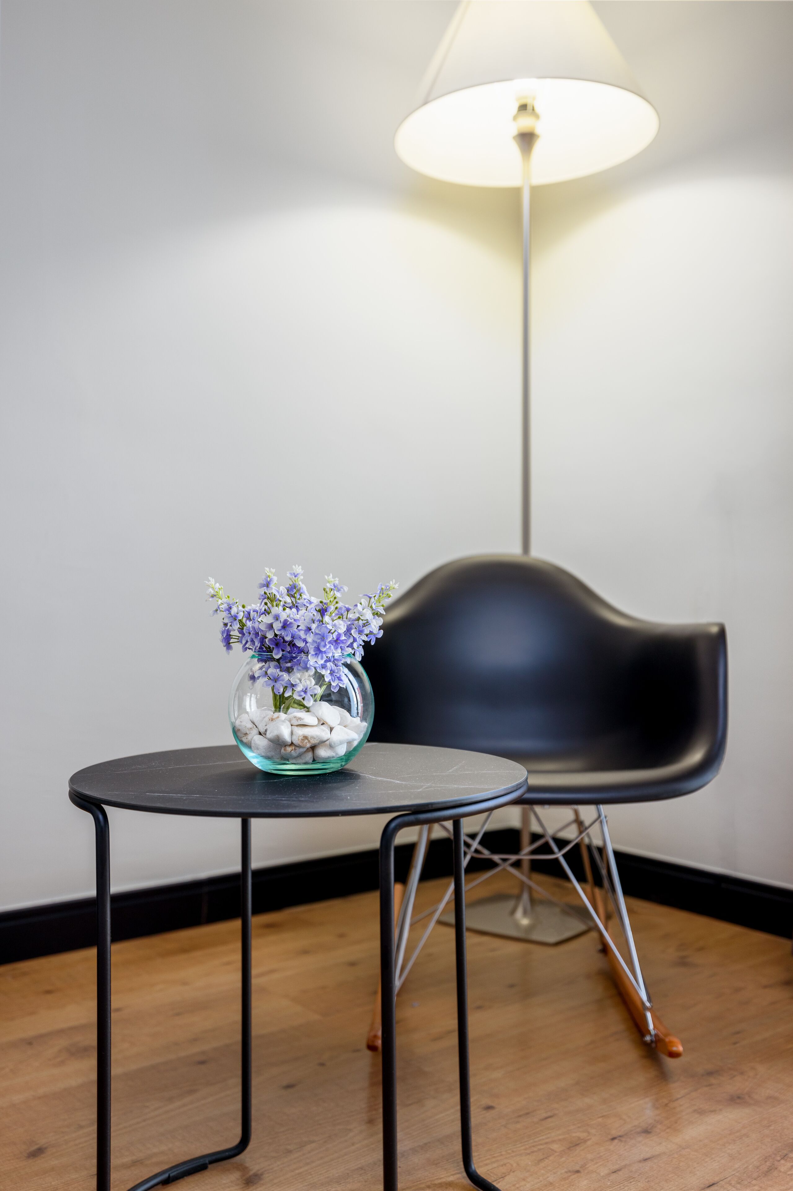 economy double room | 1 bedroom, minibar, in-room safe, desk