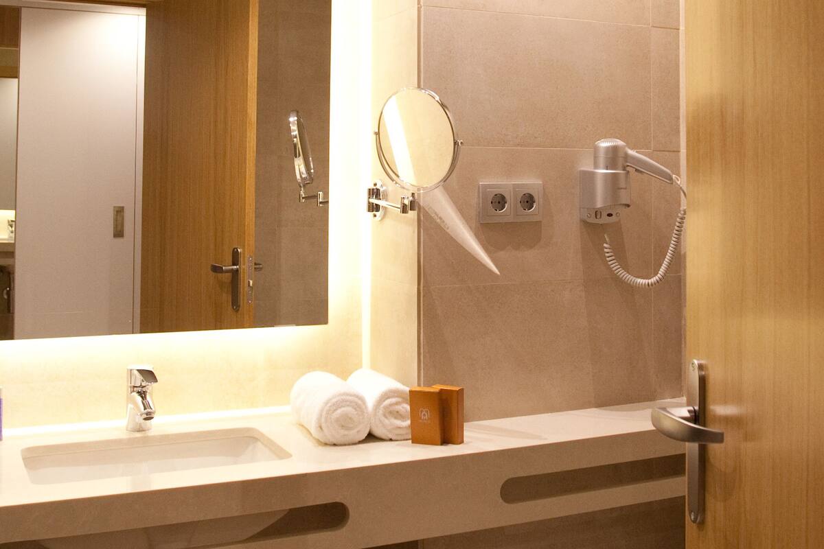 free toiletries, hair dryer, towels