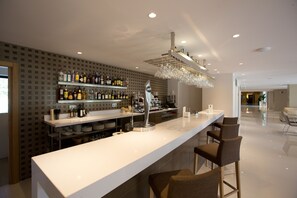 Bar (on property) - Hotel M.A. Sevilla Congresos (Seville)