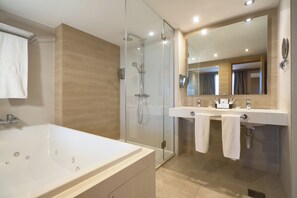 Bathroom - Hotel M.A. Sevilla Congresos (Seville)