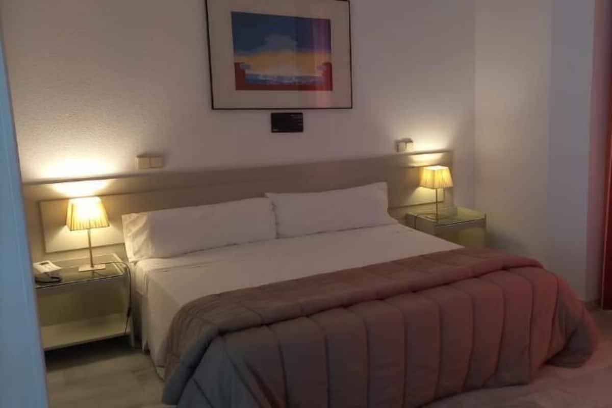 Superior Apartment | 1 bilik tidur, peti besi dalam bilik, meja, kalis bunyi