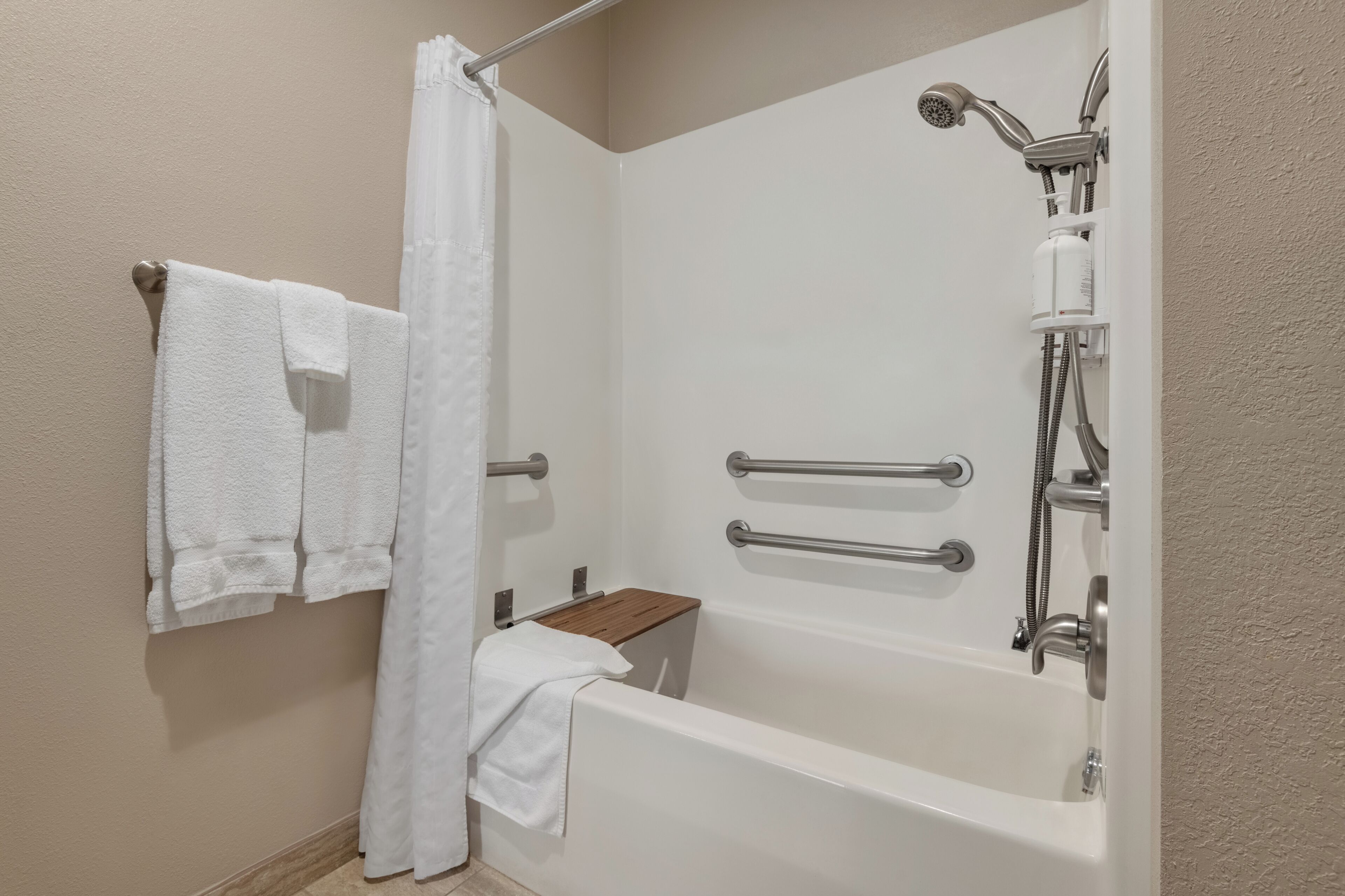 Photo - Baymont by Wyndham Rockford