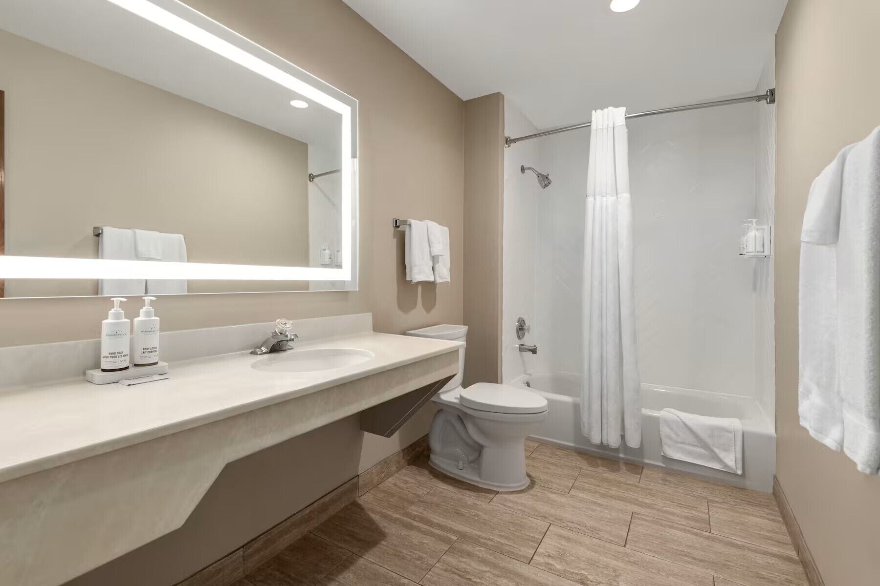 Photo - Baymont by Wyndham Rockford