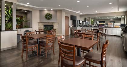 Baymont by Wyndham Rockford