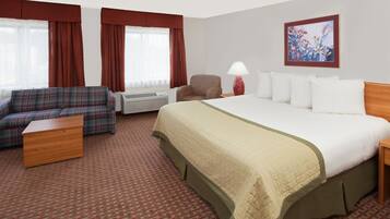Suite, 1 King Bed | Desk, iron/ironing board, free WiFi, bed sheets