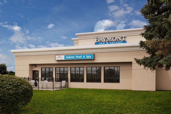 Welcome to Baymont Inn & Suites, featuring an indoor pool and spa, surrounded by beautifully maintained gardens.