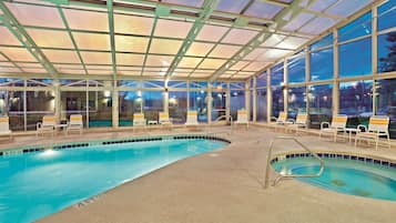 Indoor pool, sun loungers