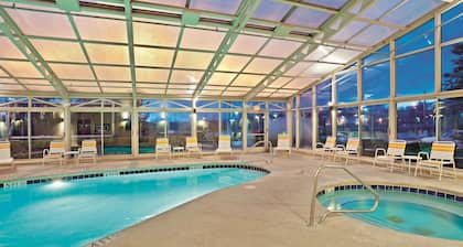 La Quinta Inn & Suites by Wyndham Mansfield OH
