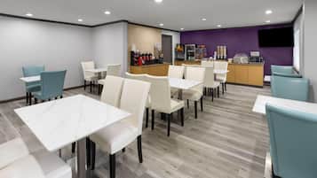 Desayuno para llevar incluido todos los días