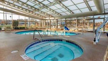 Tina de hidromasaje al aire libre