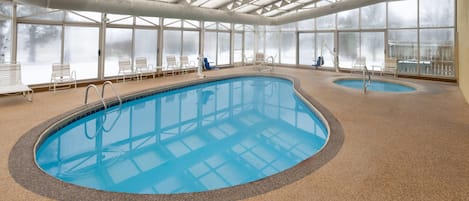 Indoor pool, sun loungers