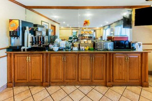 Free continental breakfast 