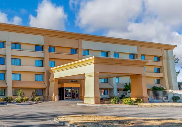 Exterior - La Quinta Inn & Suites by Wyndham Las Cruces Organ Mountain (Las Cruces)