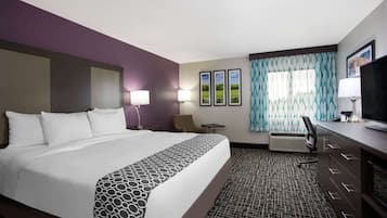 Premium bedding, desk, iron/ironing board, free cots/infant beds