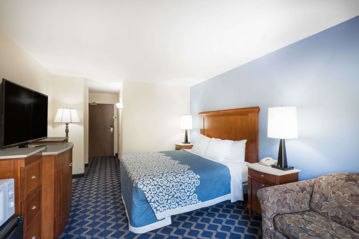 Desk, blackout drapes, iron/ironing board, free WiFi