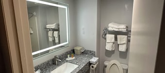 Aderi Hotel Niantic