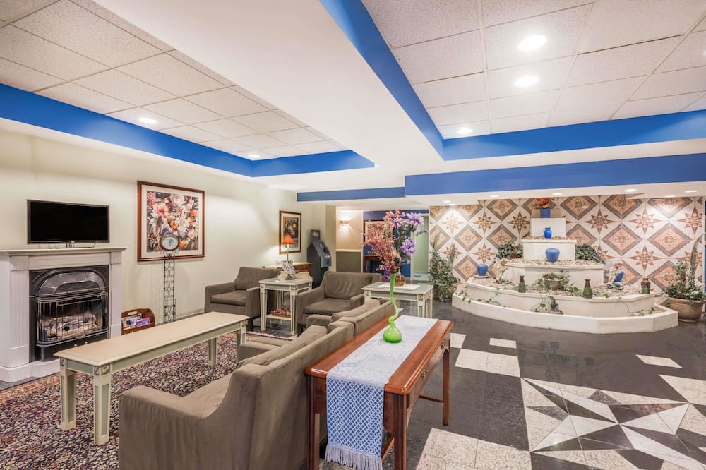 Aderi Hotel Niantic