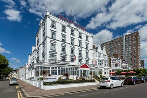 Front of property - Muthu Westcliff Hotel (Near London Southend Airport) (Westcliff-on-Sea)