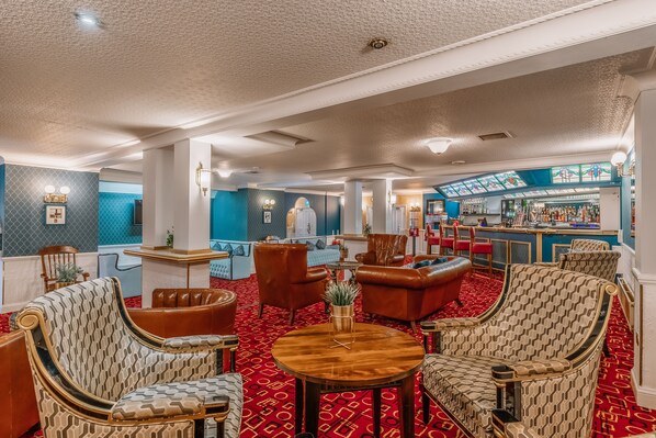 2 bares/lounges