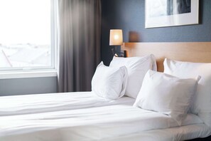 Junior Suite | Desk, free cribs/infant beds, free WiFi, bed sheets