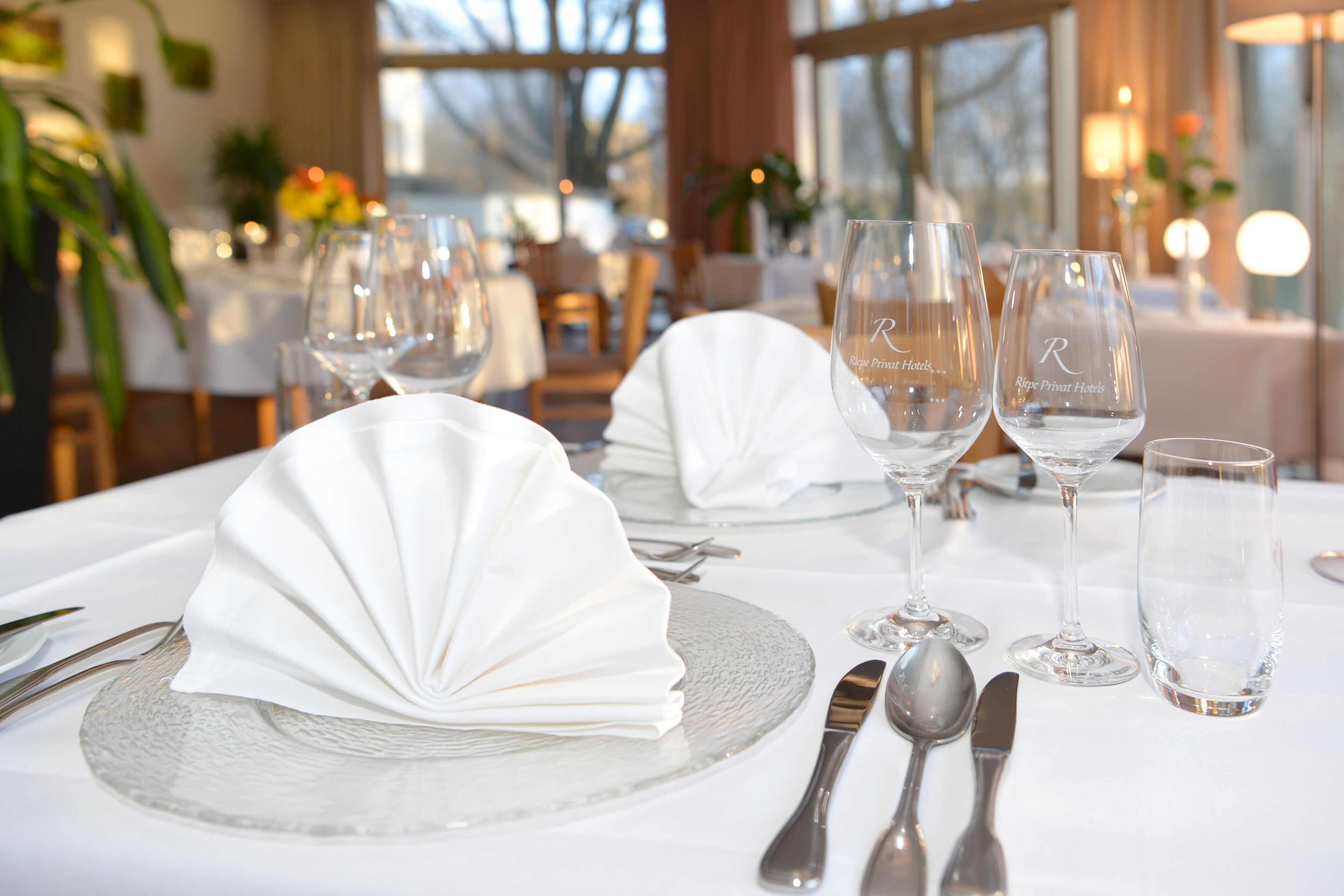 breakfast, dinner, brunch served; regional cuisine