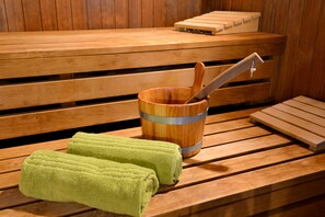 Warmsteinmassagen, Massage- und Behandlungsräume, Maniküre und Pediküre