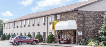 Super 8 by Wyndham Antigo