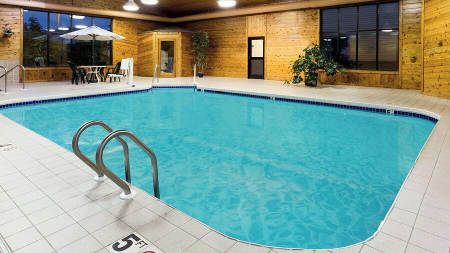 Super 8 by Wyndham Antigo