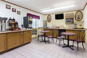 Free daily continental breakfast