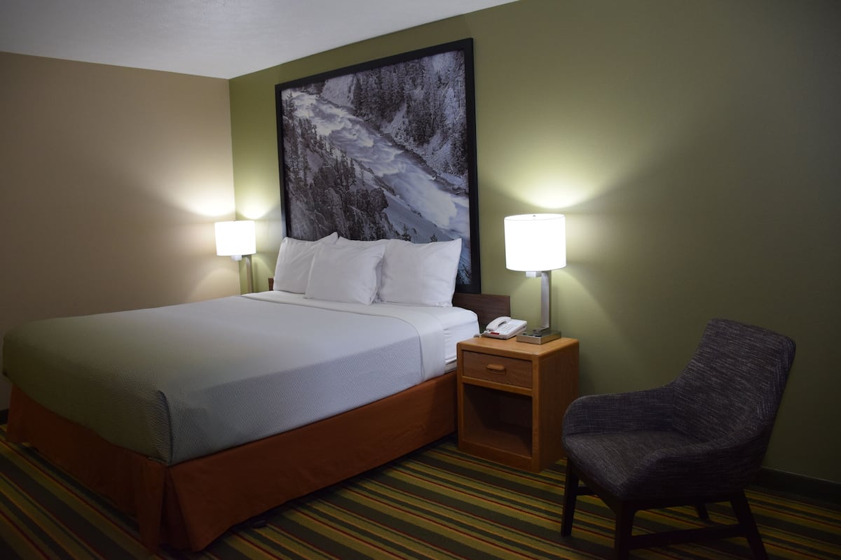 In-room safe, desk, iron/ironing board, free cots/infant beds