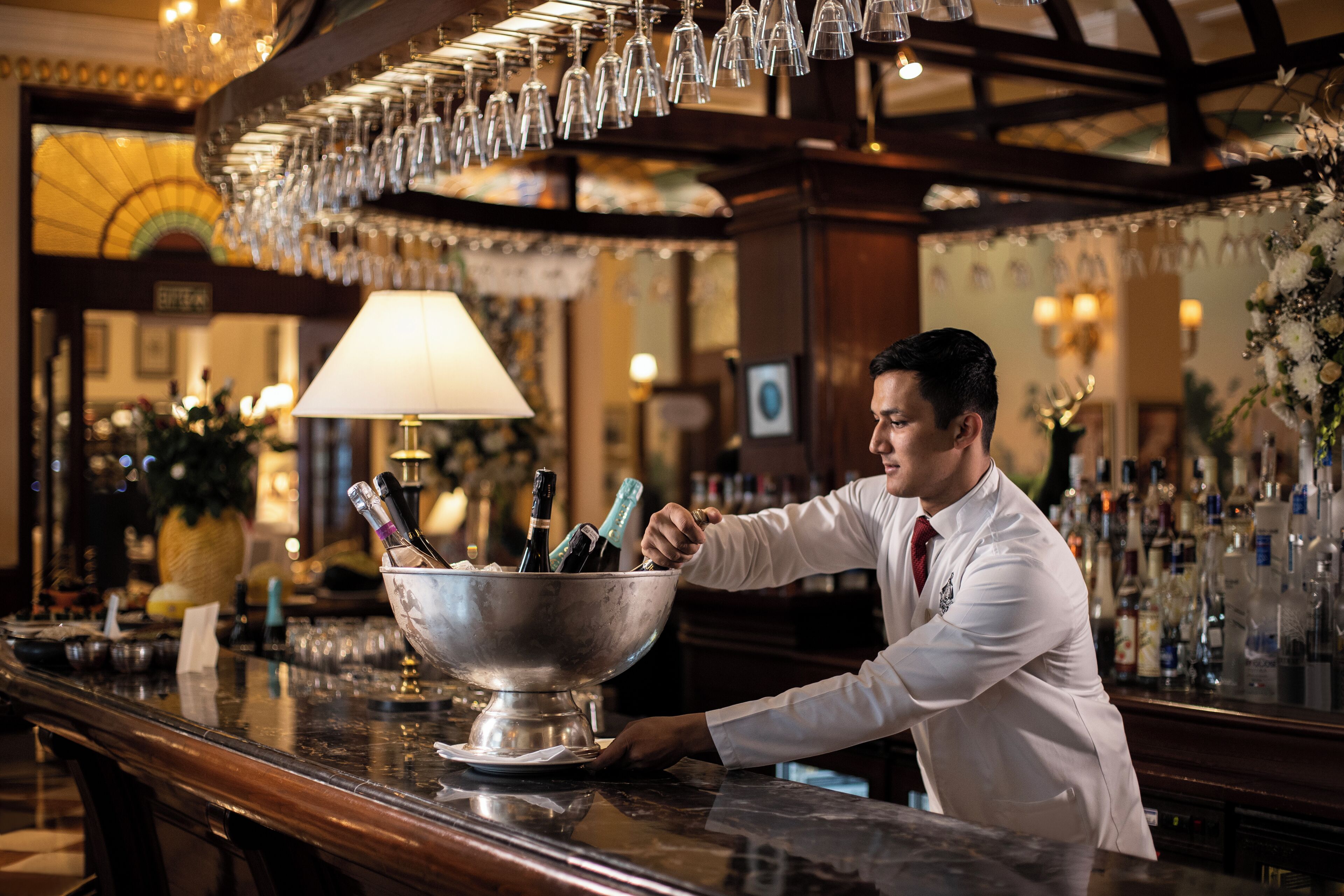 2 bars/lounges, poolside bar