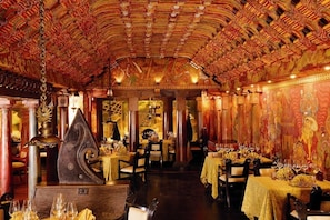4 Restaurants, Frühstück, Mittagessen, Fisch und Meeresfrüchte