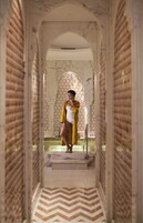 Couples treatment rooms, sauna, hot tub, steam room, body treatments