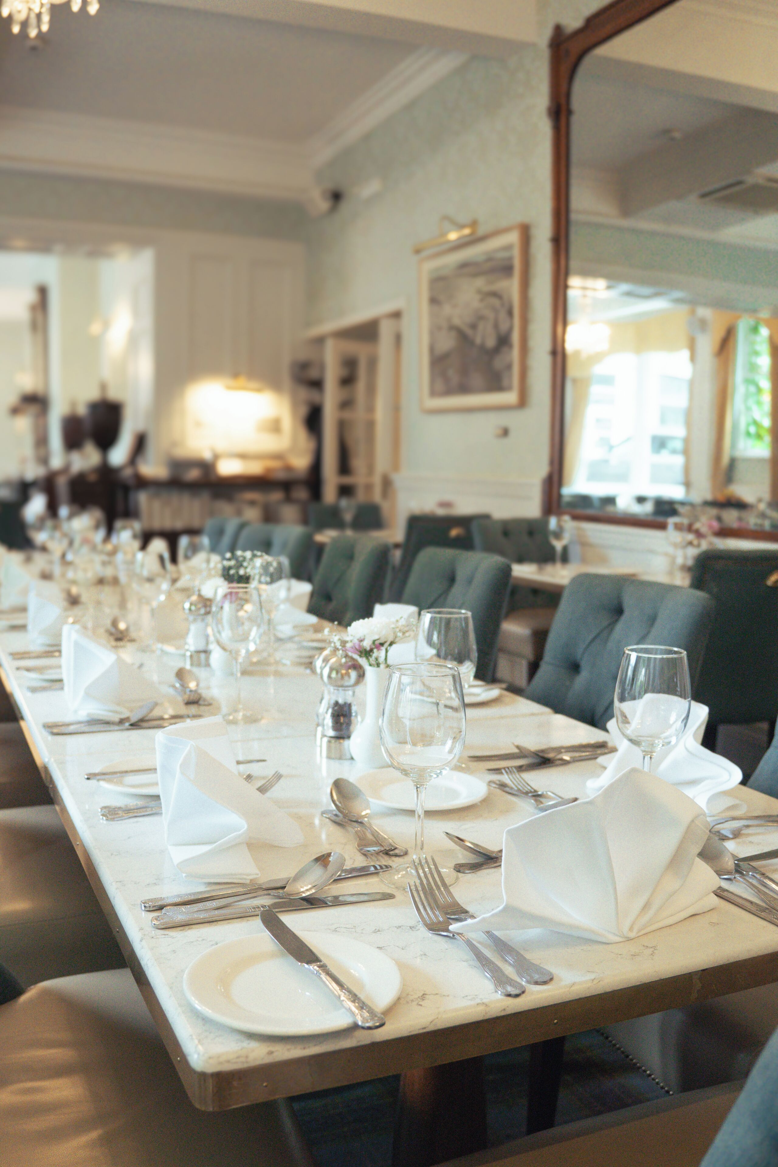 2 restaurants, breakfast served