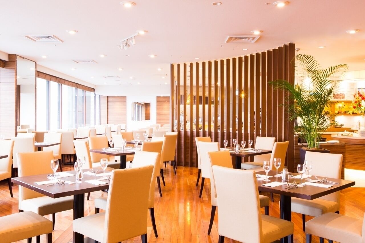 Daily buffet breakfast (JPY 2500 per person)