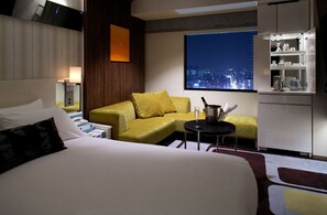 Premium bedding, minibar, desk, laptop workspace - Kawasaki Nikko Hotel (Kawasaki)