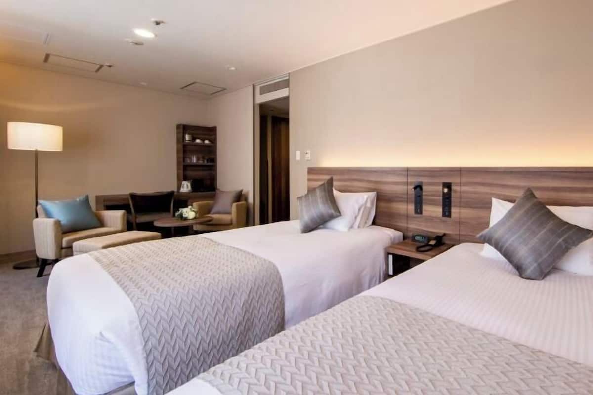 Premium bedding, minibar, desk, laptop workspace