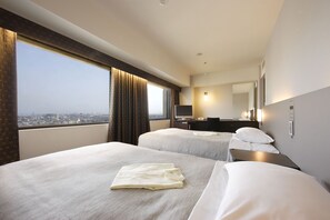 Ropa de cama de alta calidad, minibar y escritorio 