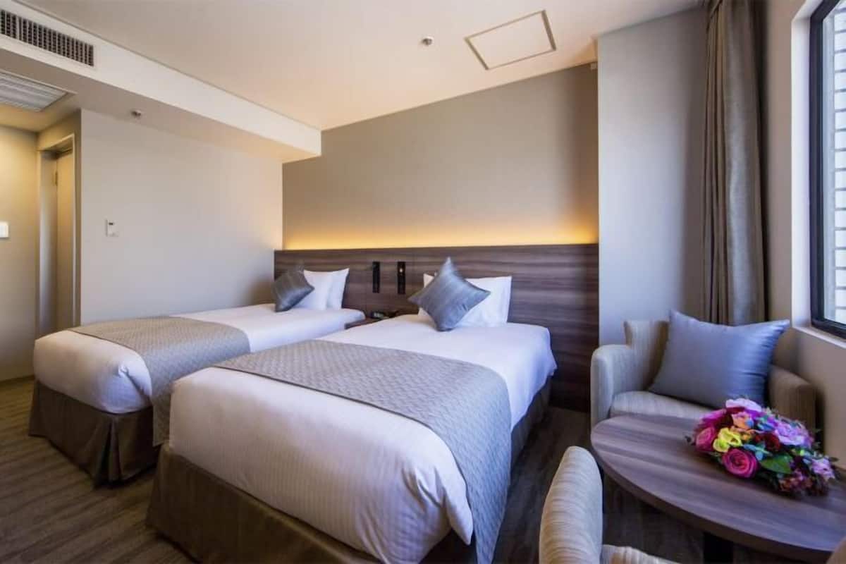 Premium bedding, minibar, desk, laptop workspace