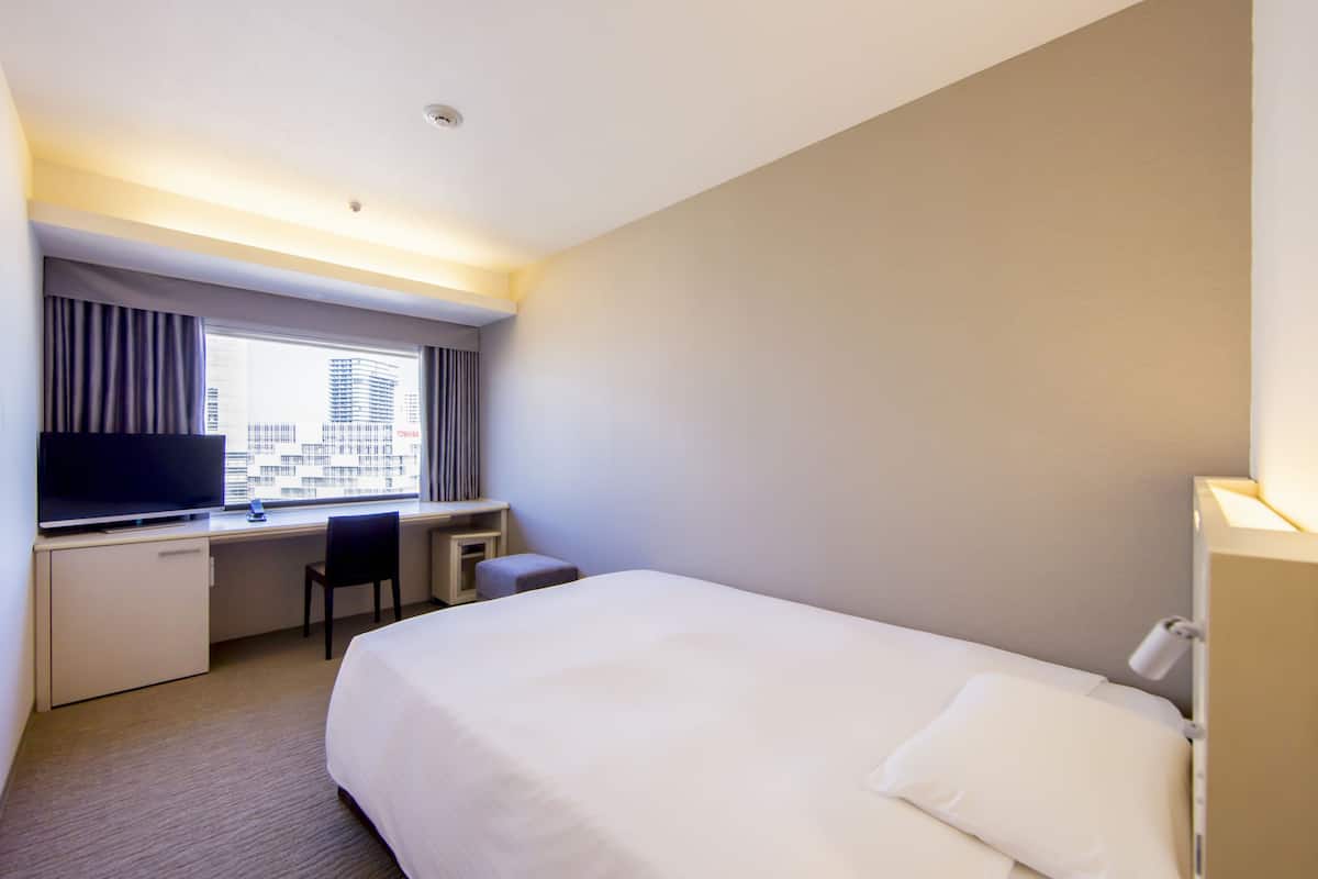 Premium bedding, minibar, desk, laptop workspace