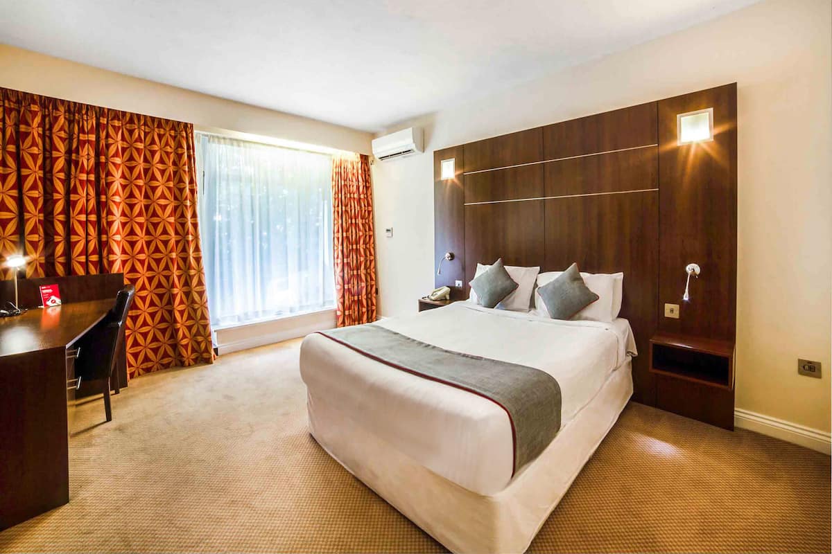 Standard Double Room | 1 bedroom, desk, iron/ironing board, free WiFi
