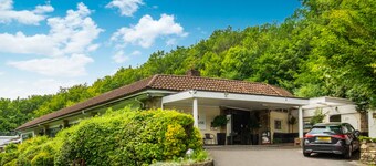The Bridge House Hotel