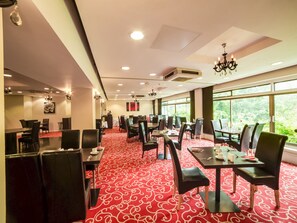 Kontinental frokost hver dag (GBP 10 per person)