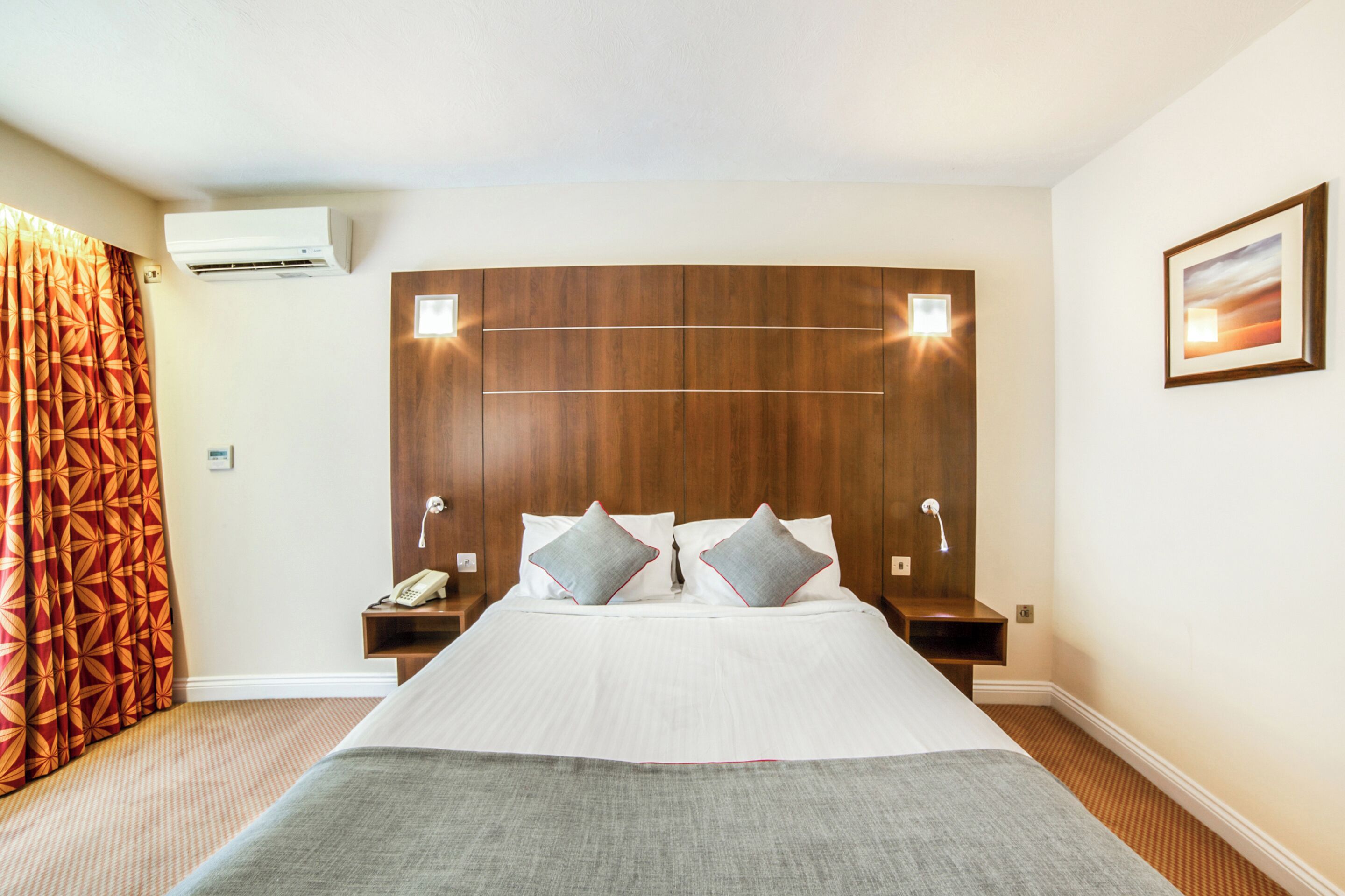 Standard Double Room | 1 bedroom, desk, iron/ironing board, free WiFi