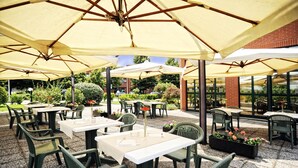 Outdoor dining - Meditur Hotel Torino - Moncalieri (Moncalieri)