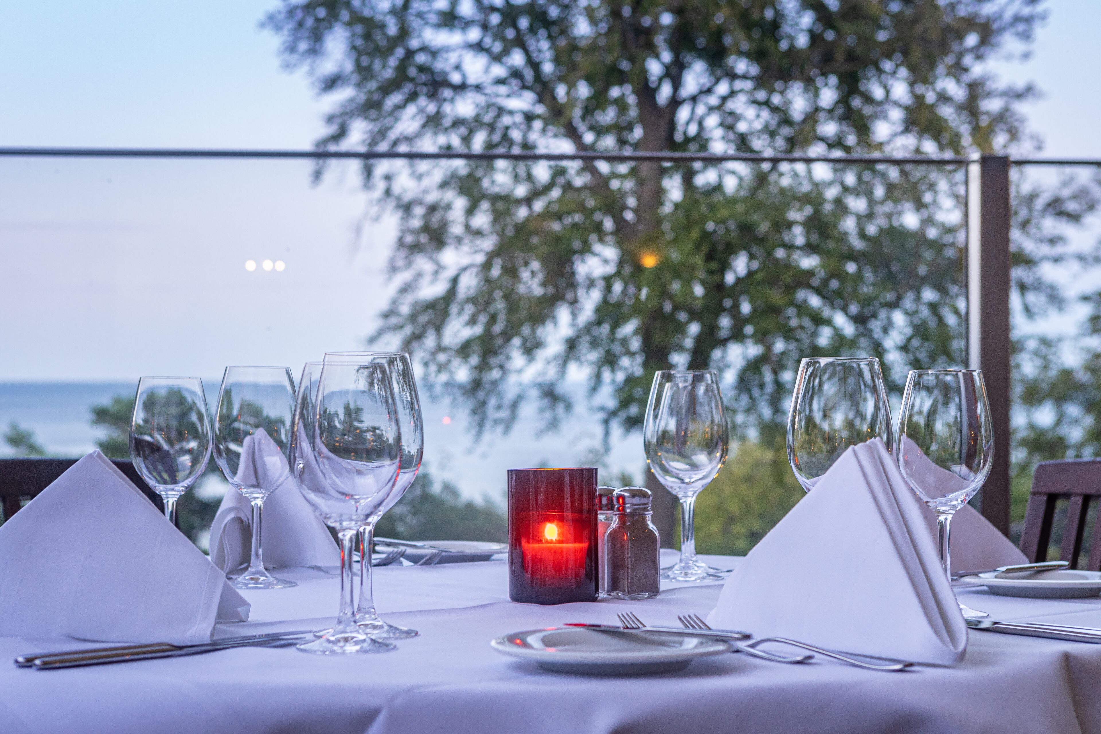 2 restaurants, breakfast, lunch, dinner served; local cuisine