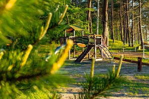 Children’s play area – outdoor