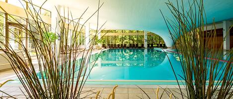 Indoor pool, sun loungers