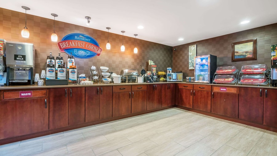 Baymont by Wyndham Eau Claire WI